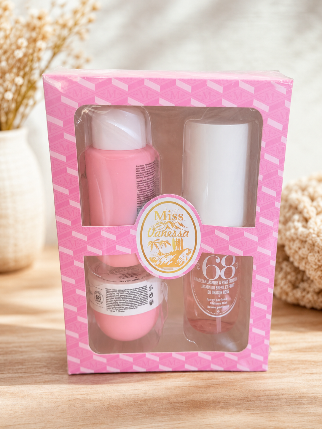 Coffret n° 68 de miss Vanessa (dupe de sol de Janeiro n°68) contenant une brume en 90 ml, une crème pour le corps en 50 ml et un gel douche en 90 ml